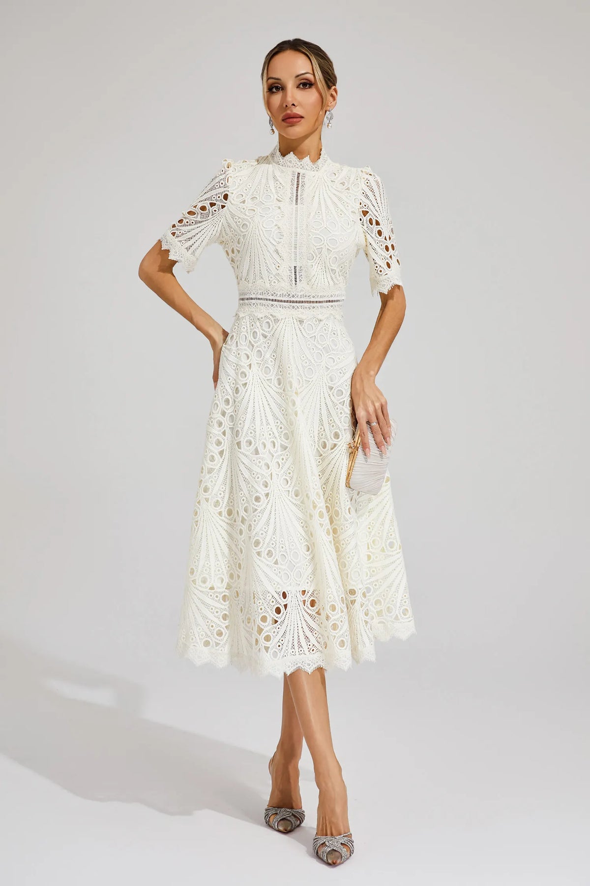 Vorelle - Casual Flower Embroidery Short Sleeve Dress